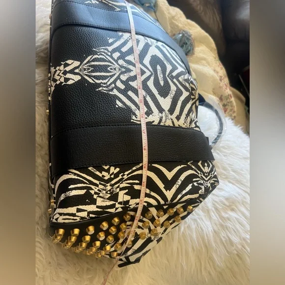 MCM FUNKY ZEBRA WEEKENDER TRAVEL BAG - Picture 15 of 16